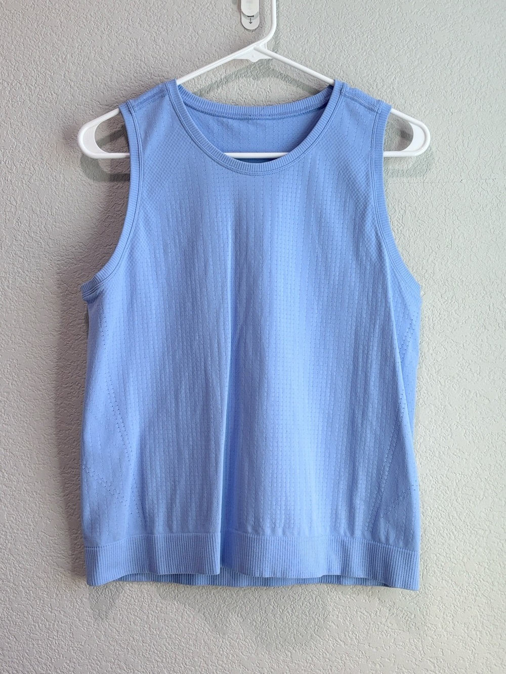 Sleeveless Athletic Active Workout Tank Top Large